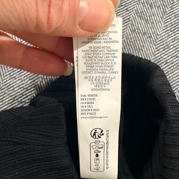 Alo Cropped Serenity Coverup | color: black | size: M - Picture 7 of 8